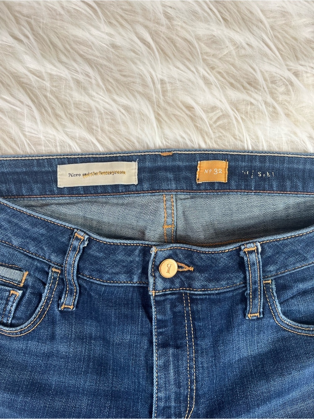 Pilcro Anthropology 32 Women's 36x29 High Rise Cropped Dark Wash - Picture 3 of 5